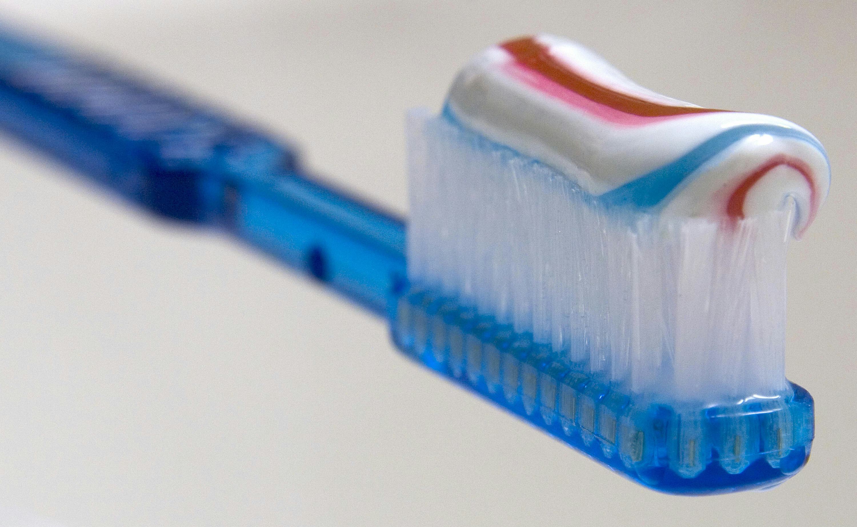 3 Risks Of Using Toothpaste For Acne That Will Stop You From Reaching