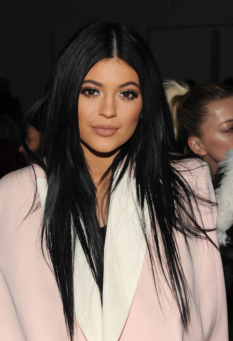 A Kylie Jenner Lip Tutorial For Thin Lips That Doesn't ...