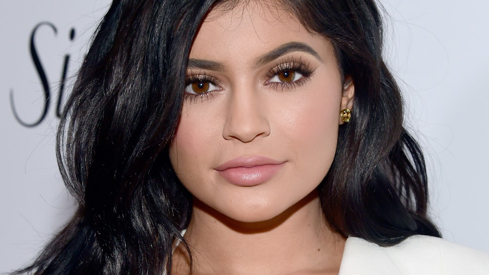 What Makeup Products Does Kylie Jenner Use She Breaks It Down On