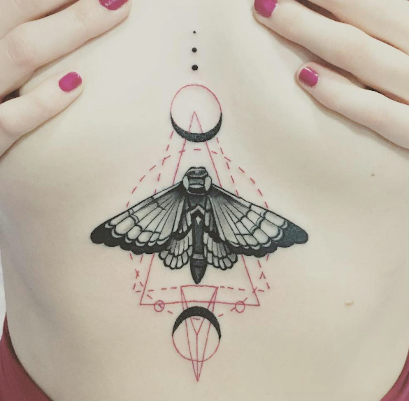 Simple Between Breast Tattoos 11 Stunning Sternum Tattoos That’ll Inspire & Mesmerize You — PHOTOS