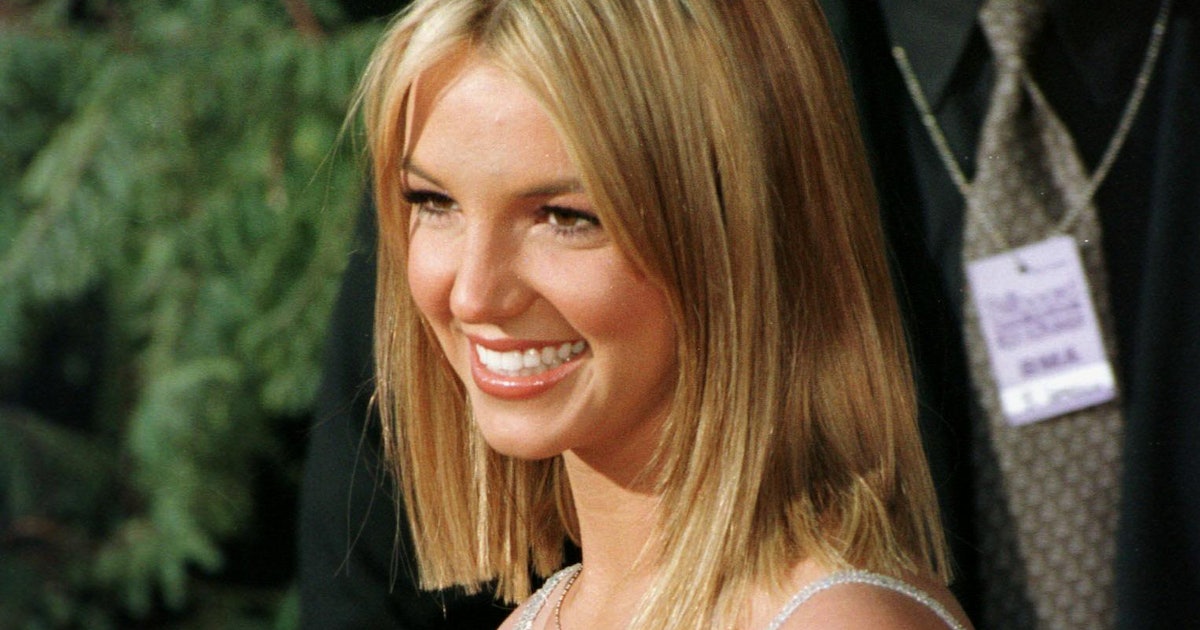 Easy 90s Britney Spears Halloween Costume Ideas That Ll Help You Get In Touch With Your Inner Pop Star
