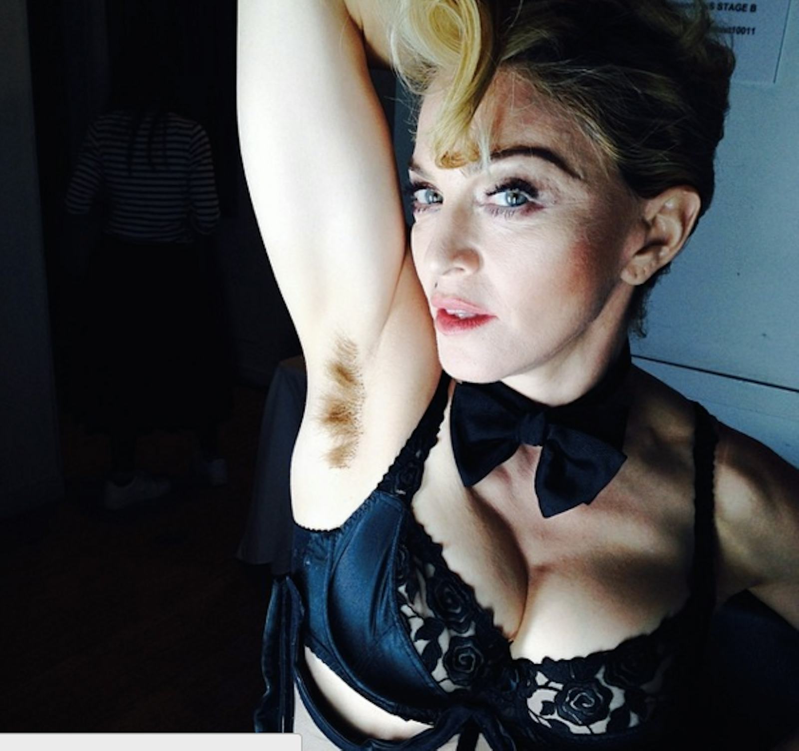 Небритая дочь. Мадонна фото. Мадонна бодипозитив. Мадонна певица подмышки. Мадонна Граймс.