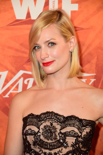 Beth Behrs Of 2 Broke Girls Will Serve Up Life Lessons And Health