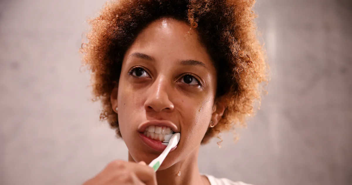 Bussel Teeth 7 Gross Things That Happen When You Don't Brush Or Floss Your Teeth