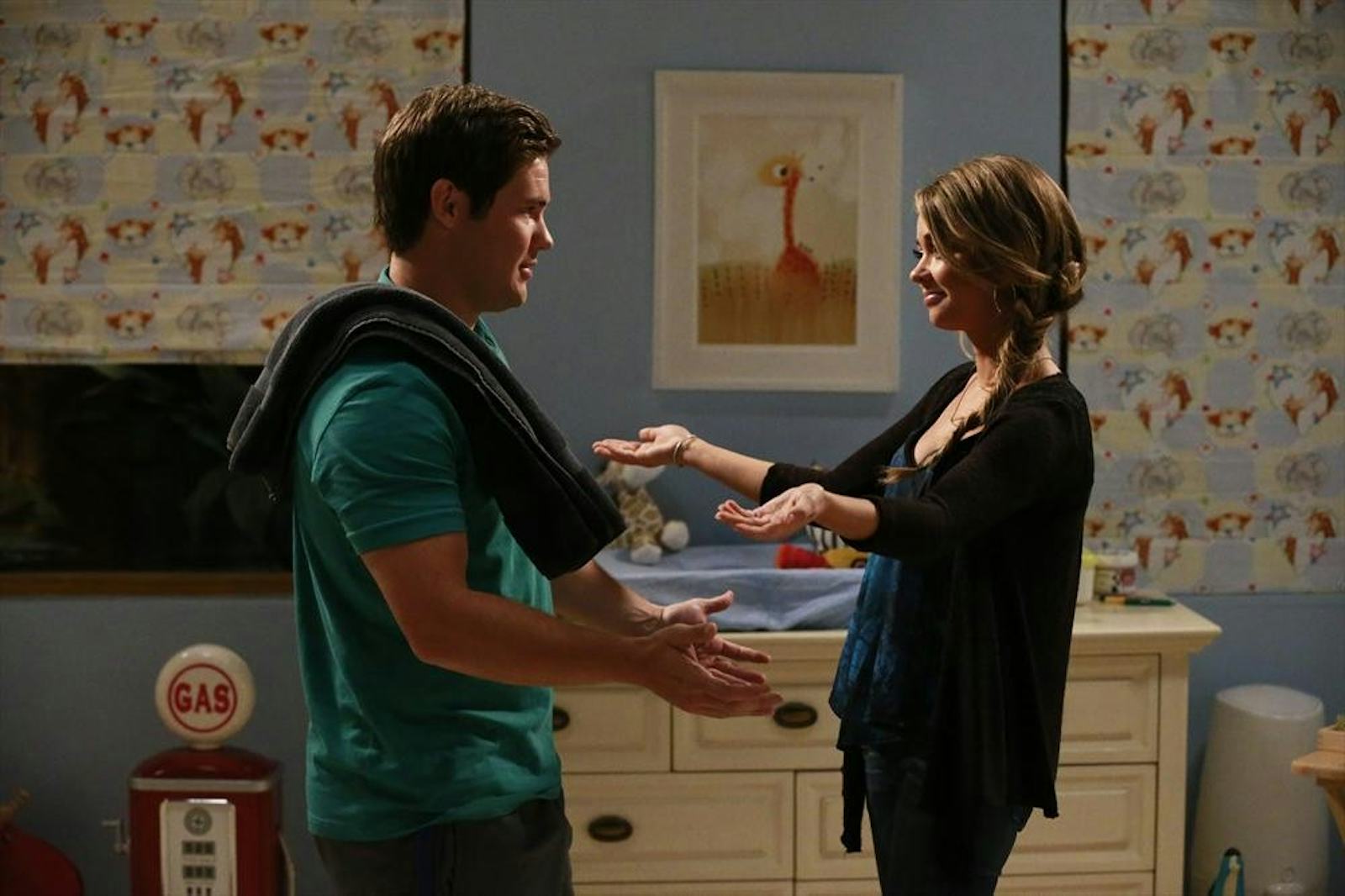 Modern Family Haley And Andy Passionate Kiss Episode A Haley & Andy 'Modern Family' Relationship Would Bring a Much Needed