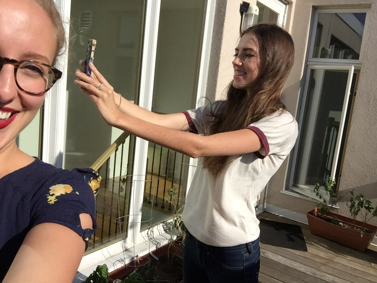 Does The iPhone 6 Take Better Selfies Than The iPhone 5? An