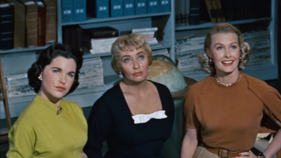 What Your Late 50s Fashion Beauty Routines Would Have Looked
