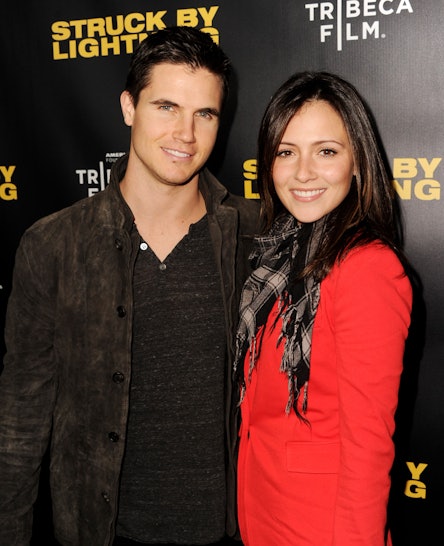 How Did Robbie Amell & Italia Ricci Meet? Their Love of Acting Brought ...