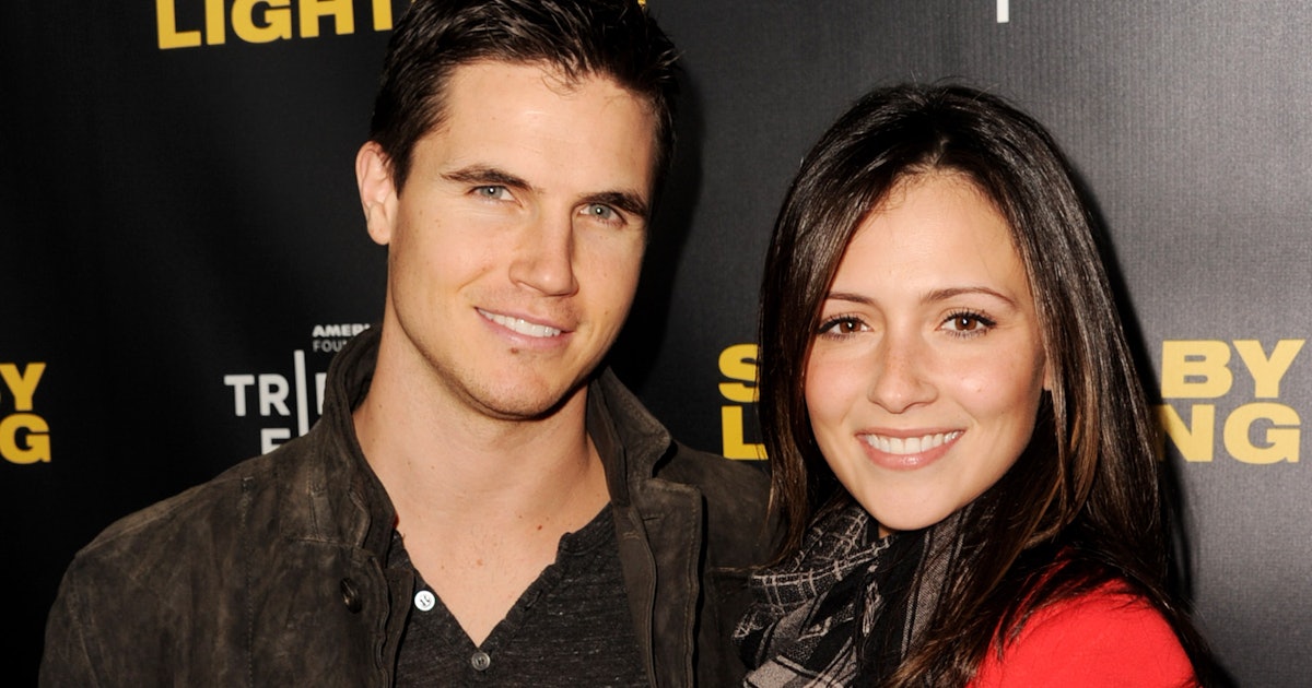 How Did Robbie Amell Amp Italia Ricci Meet Their Love Of