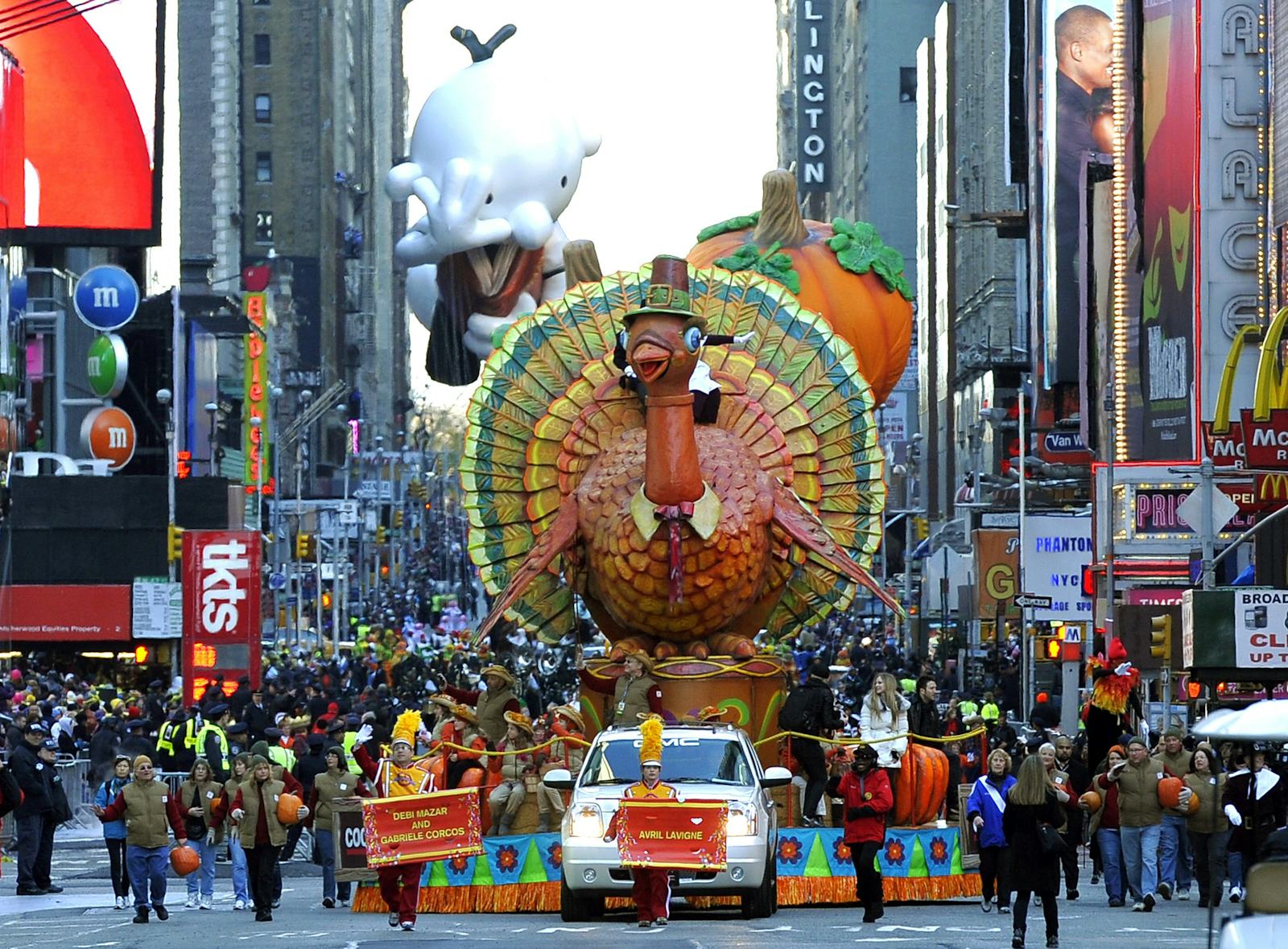 Thanksgiving day parade float lineup Thanksgiving day parade float lineup