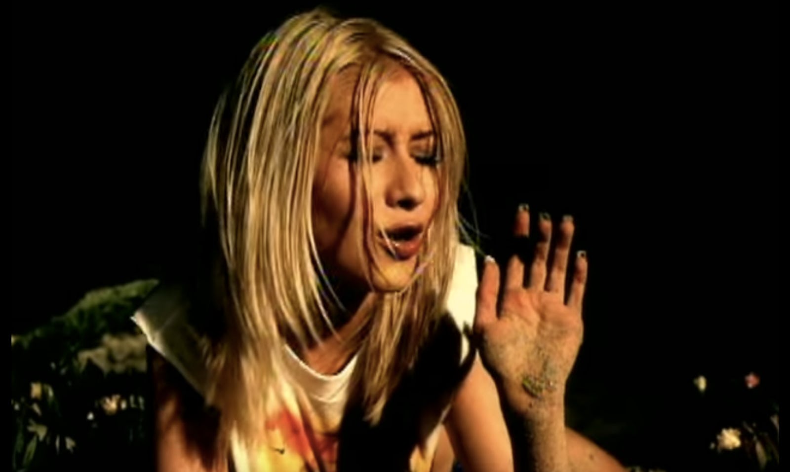 10 Inappropriate Songs We Definitely Sang At The School Talent Show As Kids