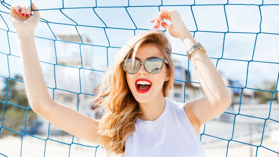 7 Ways To Tame Frizzy Hair Using Shampoo Hand Lotion And Dryer