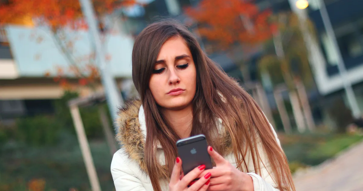 https://www.bustle.com/articles/108224-rethink-app-prevents-cyberbullying-by-making-people-think-twice-before-posting-messages social preview image
