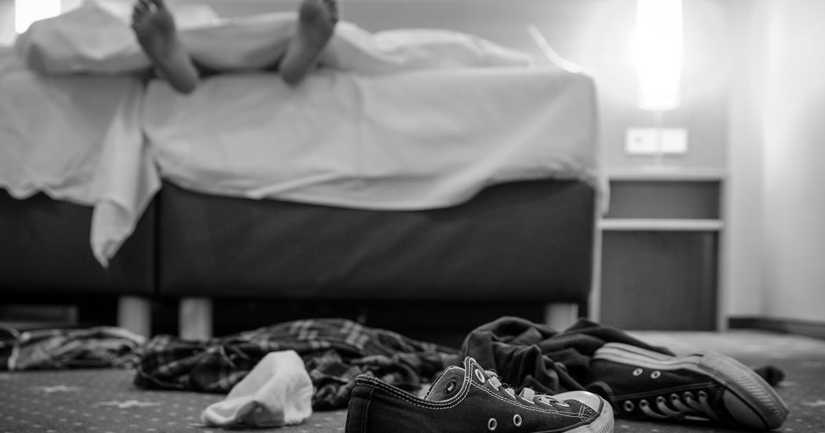 5 Signs Casual Sex Isn't For You Because You Catch All The Feelings