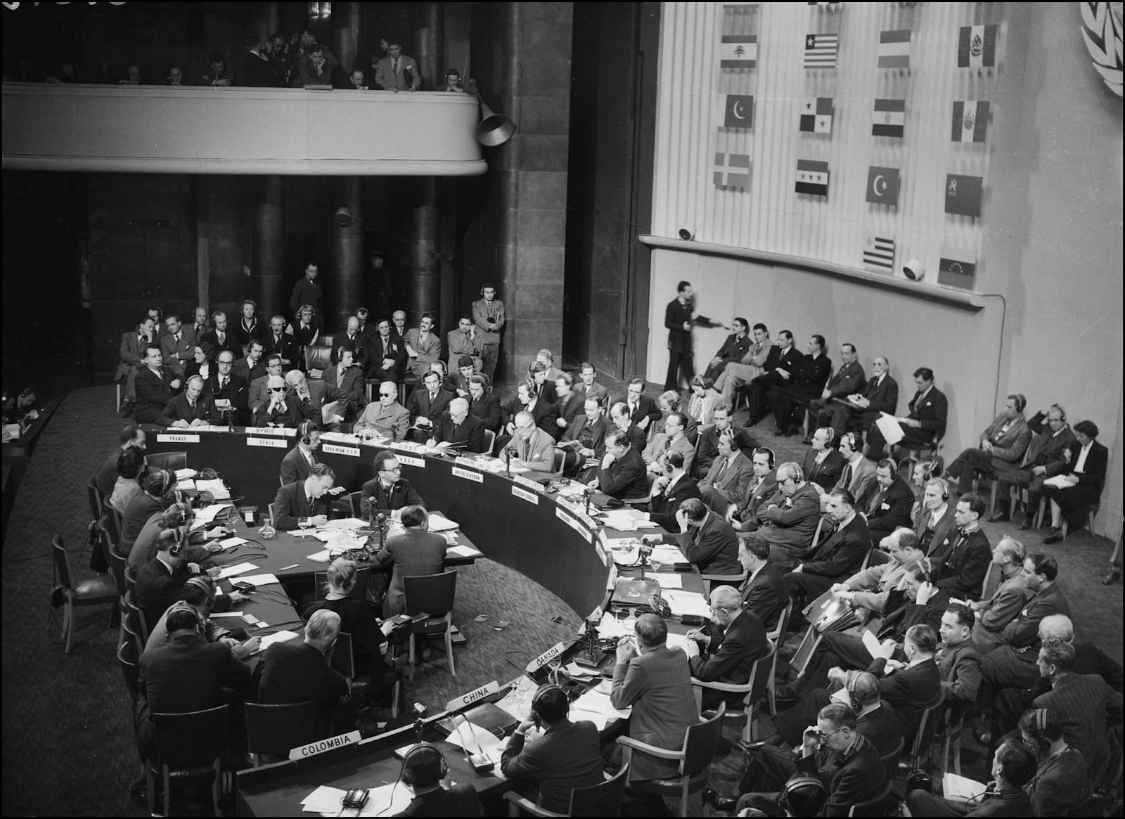 1972 год конвенция. Генеральной Ассамблеей ООН 10.12.1948. Генеральная Ассамблея ООН 1948. Генеральная Ассамблея ООН 10 декабря 1947. Генеральная Ассамблея ООН 20 век.