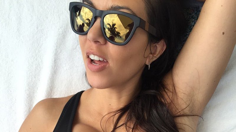 Kourtney kardashian hotsell sunglasses 2015