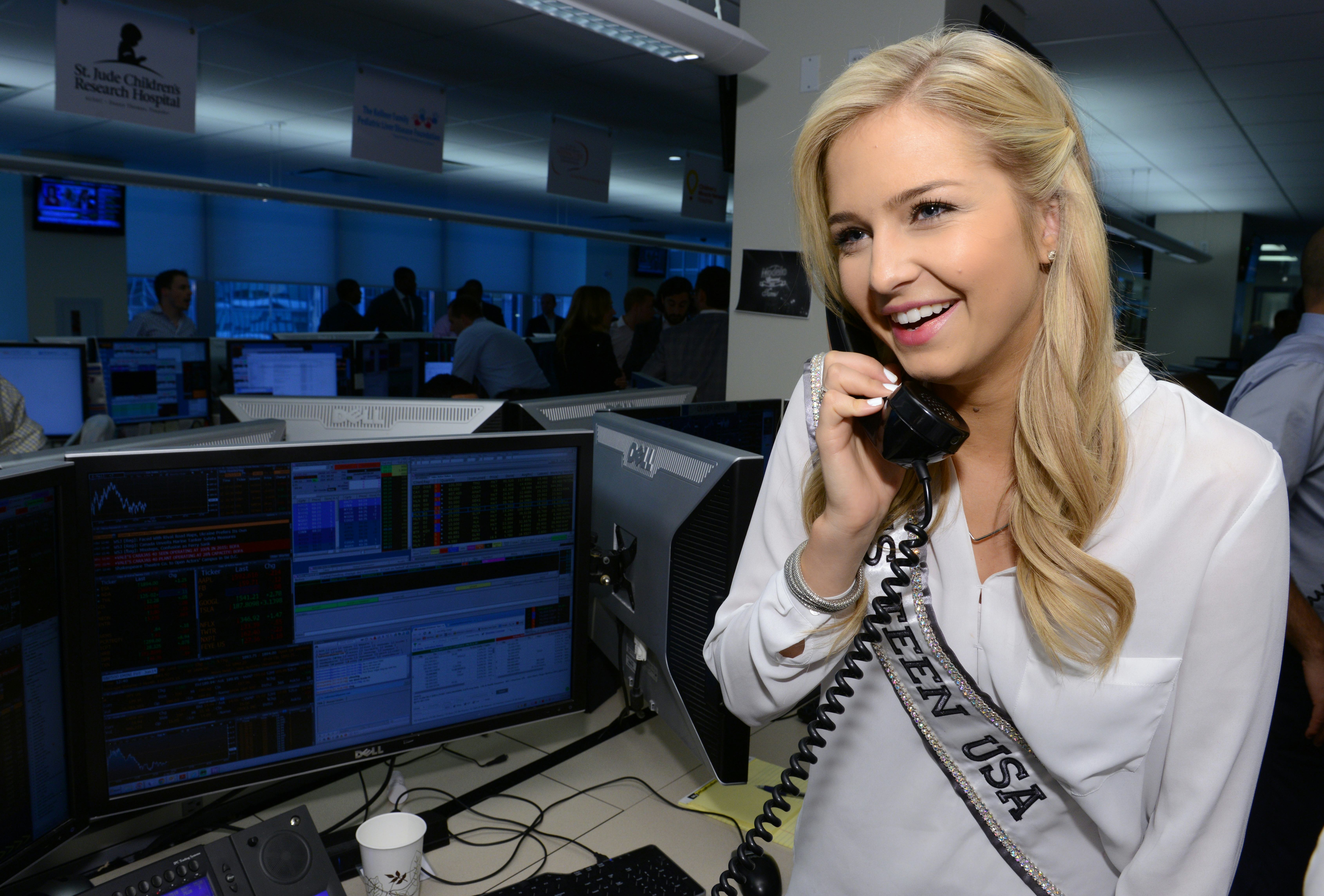 Who Is Cassidy Wolf? The 'Catfish' Guest Host Is No Stranger To Online