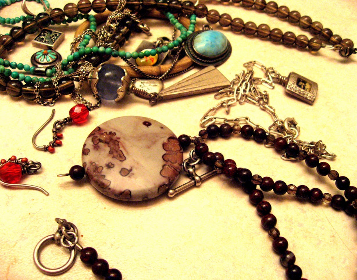 How To Untangle A Necklace Using This Brilliant Jewelry Hack, Because