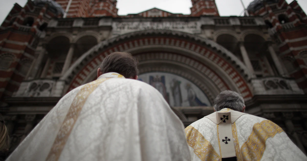 Martin Dolan Rip Irish-Catholic Priest Martin Dolan Came Out During Mass — To His Fellow ...