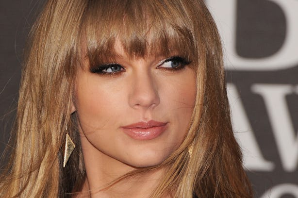 are-taylor-swift-s-self-aware-lyrics-on-1989-a-coping-mechanism