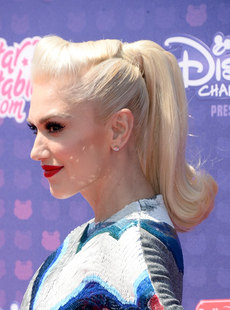 Is Gwen Stefani S Curly Brown Hair Real Let S Investigate — Photos