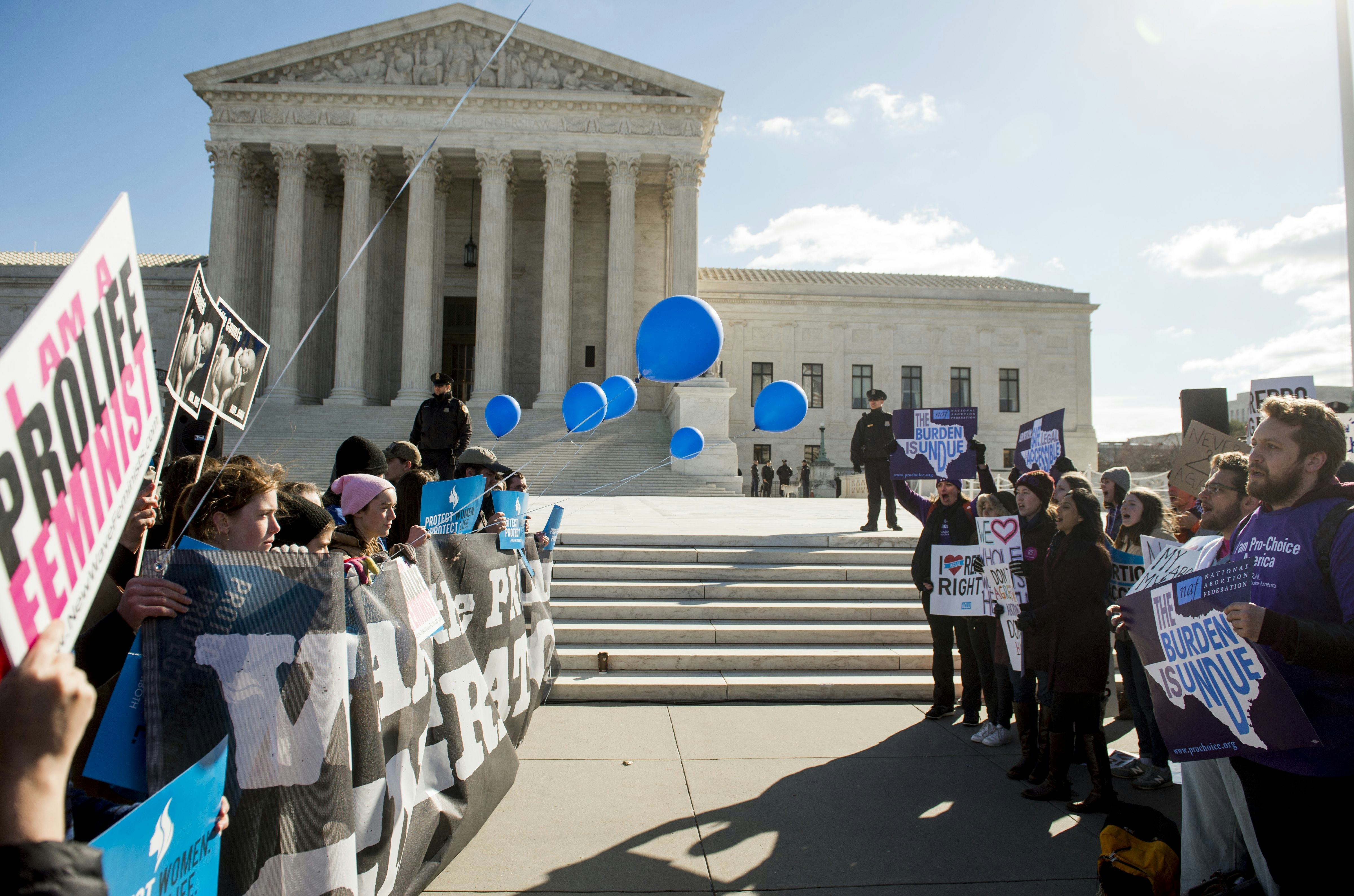 One Woman's Supreme Court Abortion Case Sign Flawlessly Displays Her ...