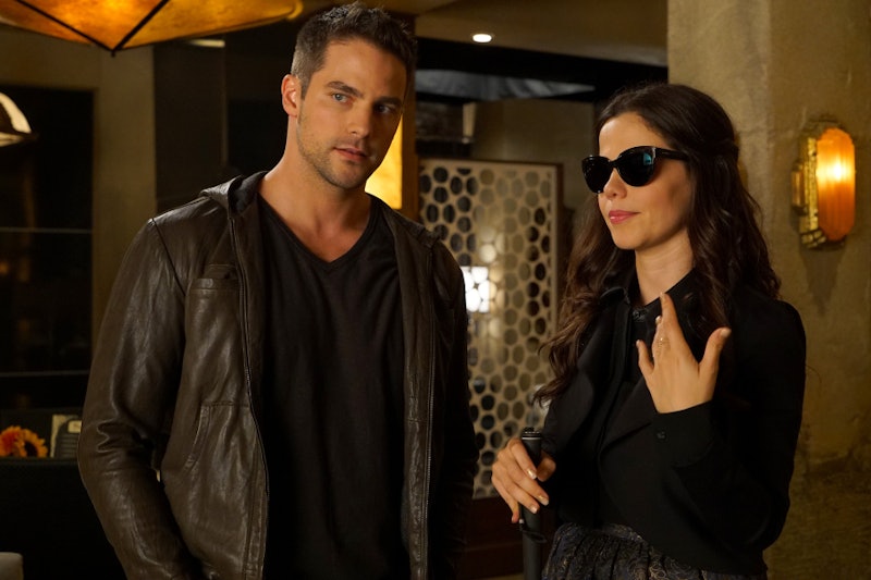 Who Was Wearing The Cop Mask On Pretty Little Liars Rollins Isn T The Only Option