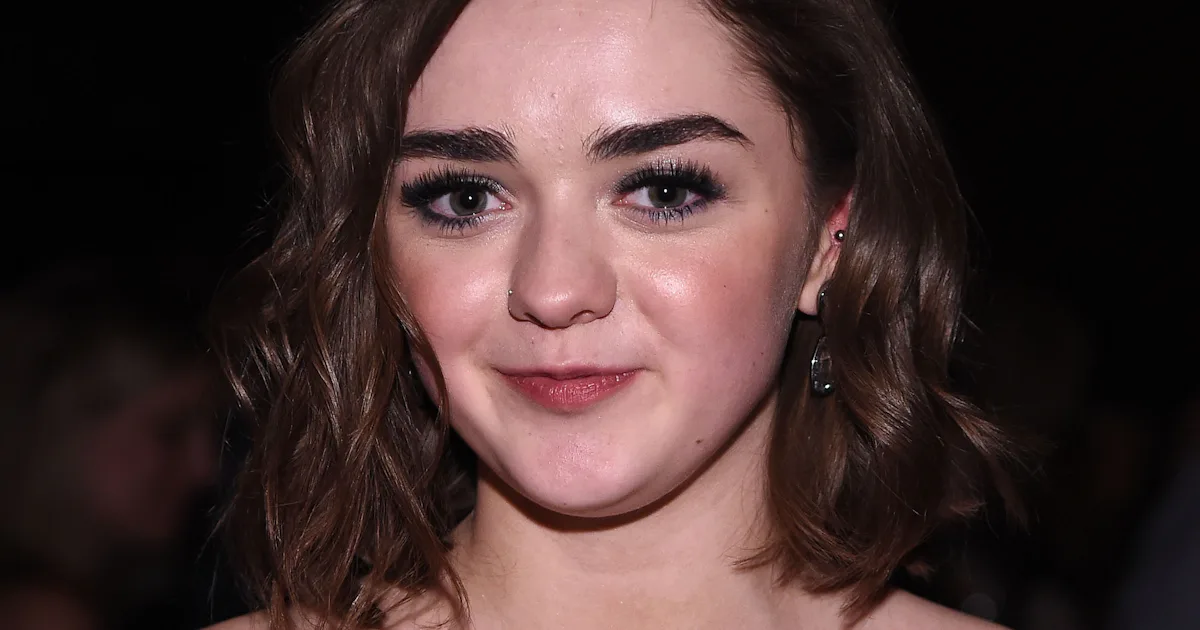 Maisie Williams Rewrites A Headline About Her Outfit To Remind Us All What Really Matters Maisie Williams Rewrites A Headline About Her Outfit To Remind Us All What Really Matters