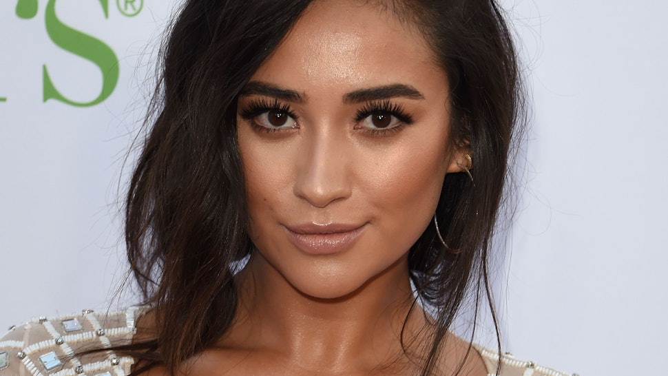 Is Shay Mitchell S Lob Real She May Have Just Made A Major Hair