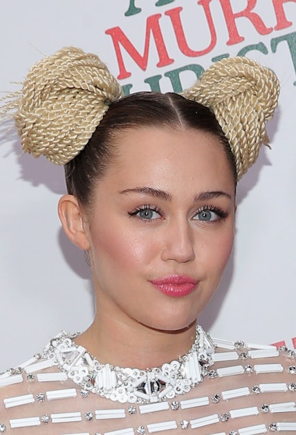 Miley Cyrus Makeup Free Selfie Is Shockingly Normal — Photos