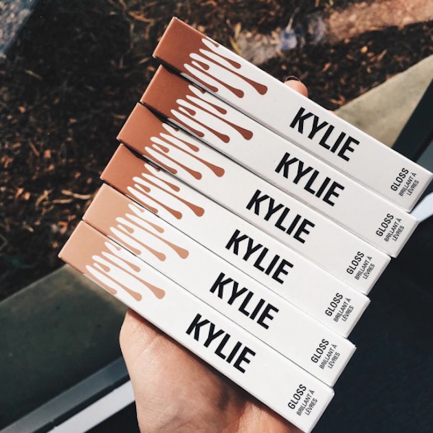 Kylie Jenner S Lip Glosses Swatches Are Super Pretty And You Need To See Them Now — Videos