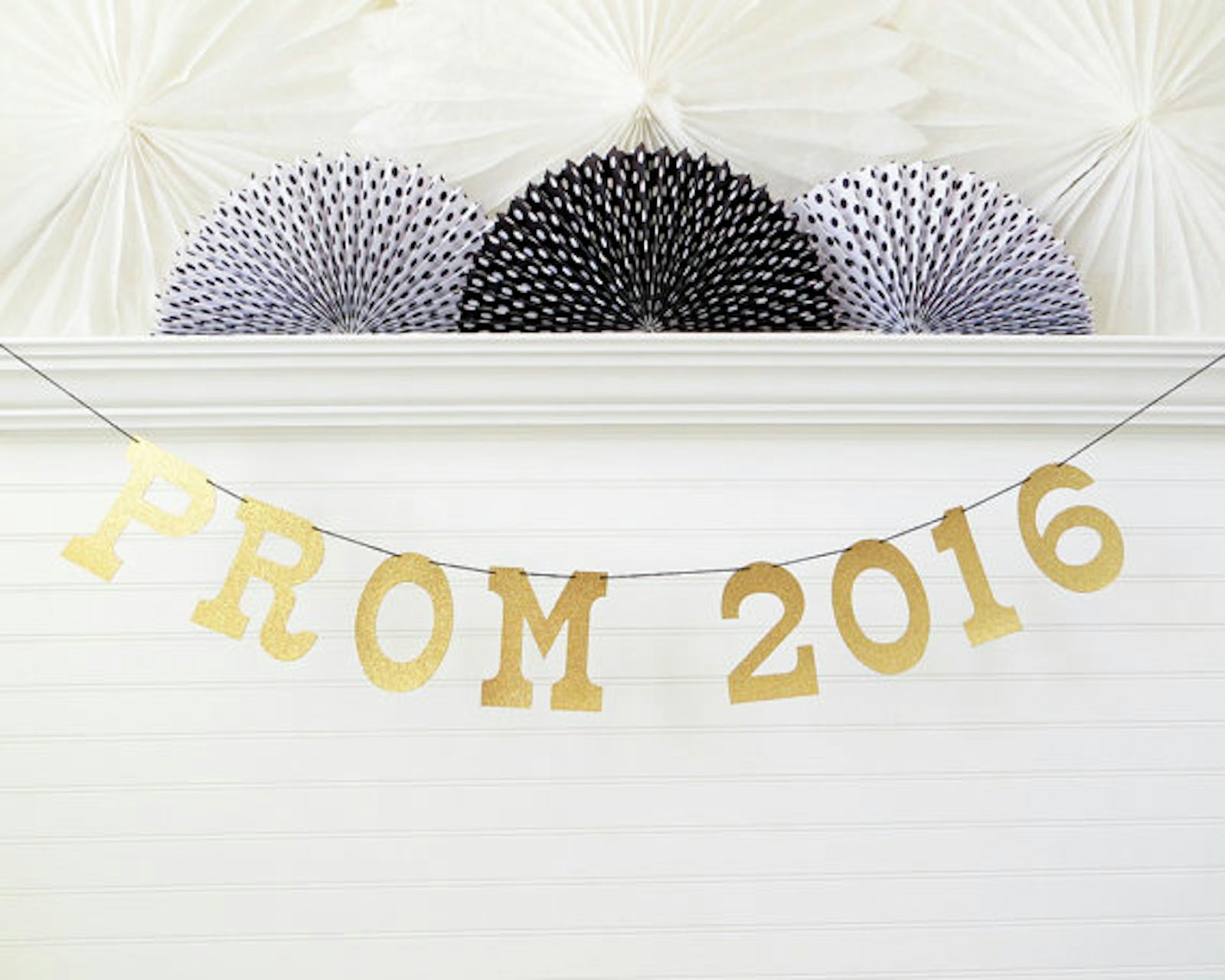 15 Prom Party Decorations That Will Guarantee Your Prom Photos Are The ...