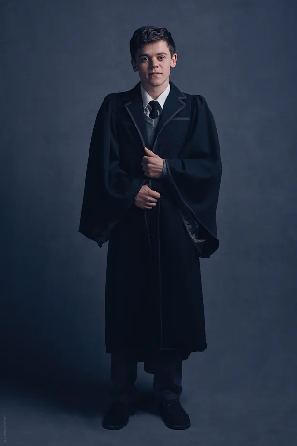 Albus Severus's Robes In The 'Cursed Child' Cast Photo Might Be A Huge ...