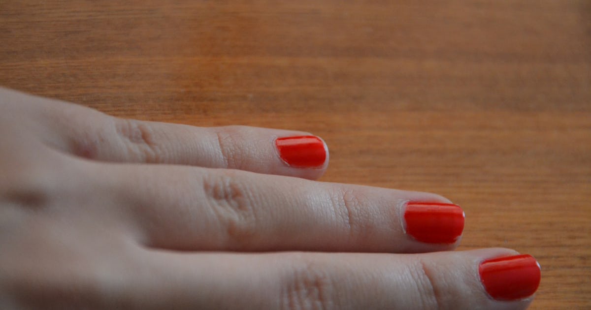 10 Holiday Nail Ideas for 2019 - An Unblurred Lady Holiday nails, Red acrylic na