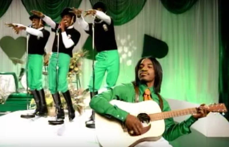 The Outkast Hey Ya Music Video Features A Very Major Cameo From Ryan Phillippe You Never Noticed