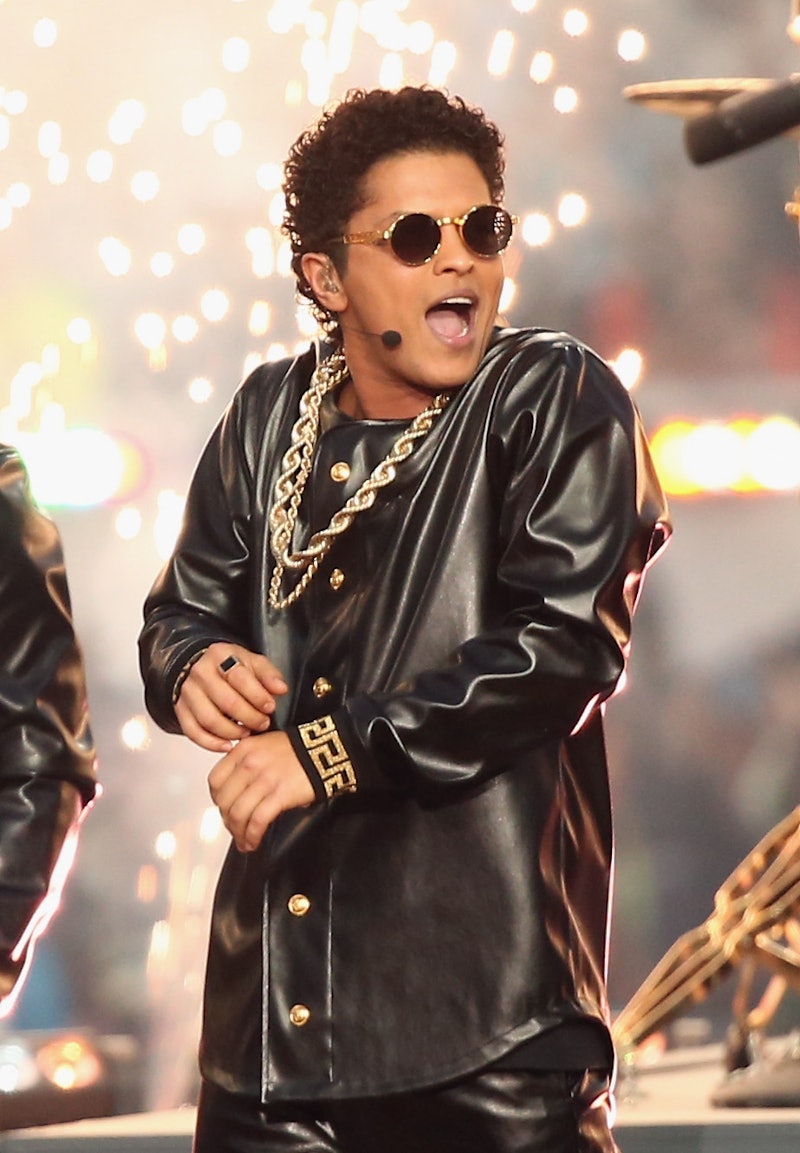 Bruno Mars' 2016 Grammys Outfit Is All About This One Color — PHOTOS