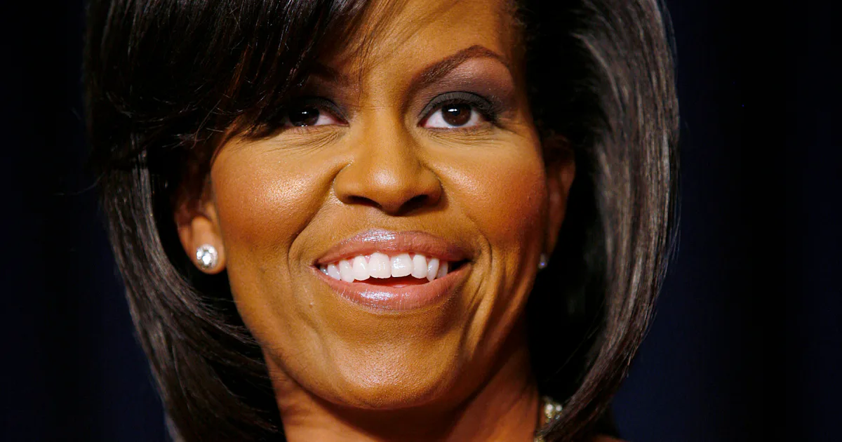 Michelle Obama's First White House Correspondents' Dinner Dress Was ...