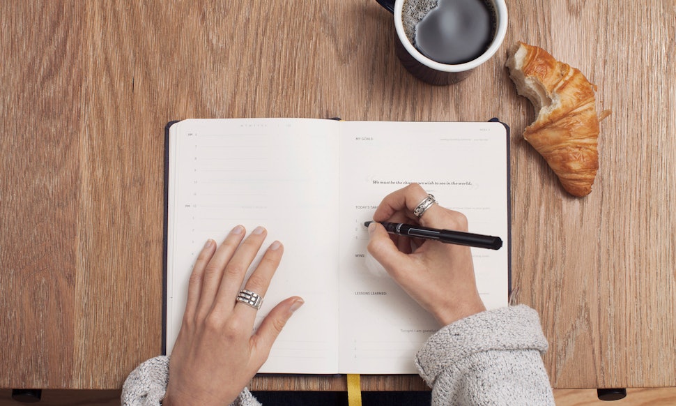 6 benefits of journaling because jotting your thoughts down has