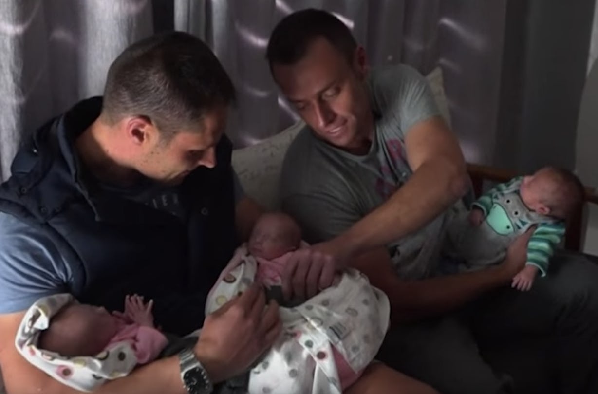 First Triplets Born With Both Their Fathers Dna Just Made History 