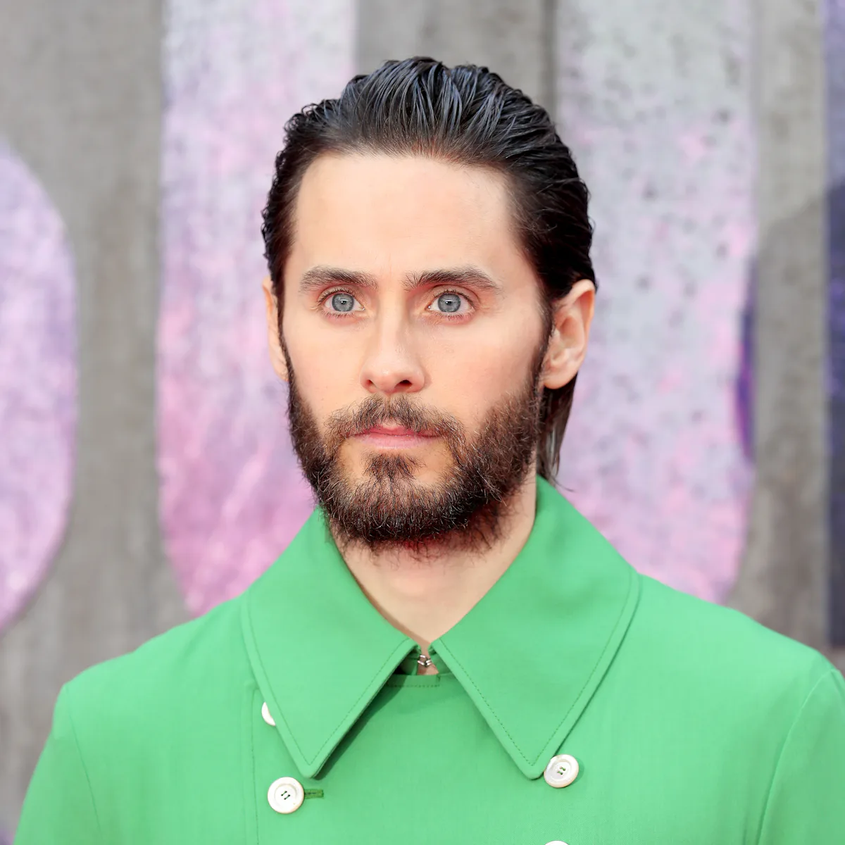 jared leto green dress Jared Leto turns up in the weirdest outfit ever for Suicide Squad premiere