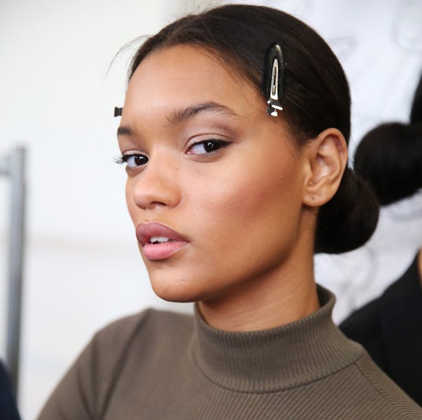 Should You Apply Highlighter Or Blush First? Here's What A Celeb Makeup