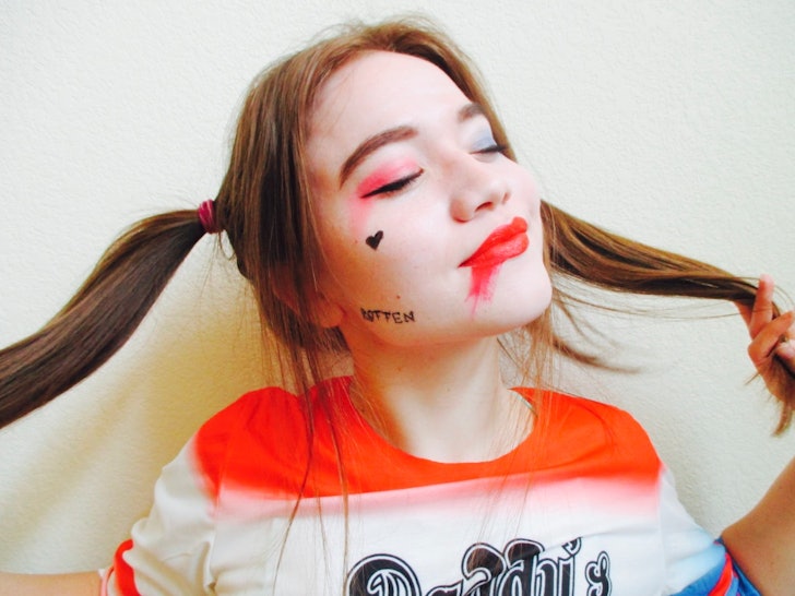 Easy Harley Quinn Halloween Makeup For Channeling Suicide