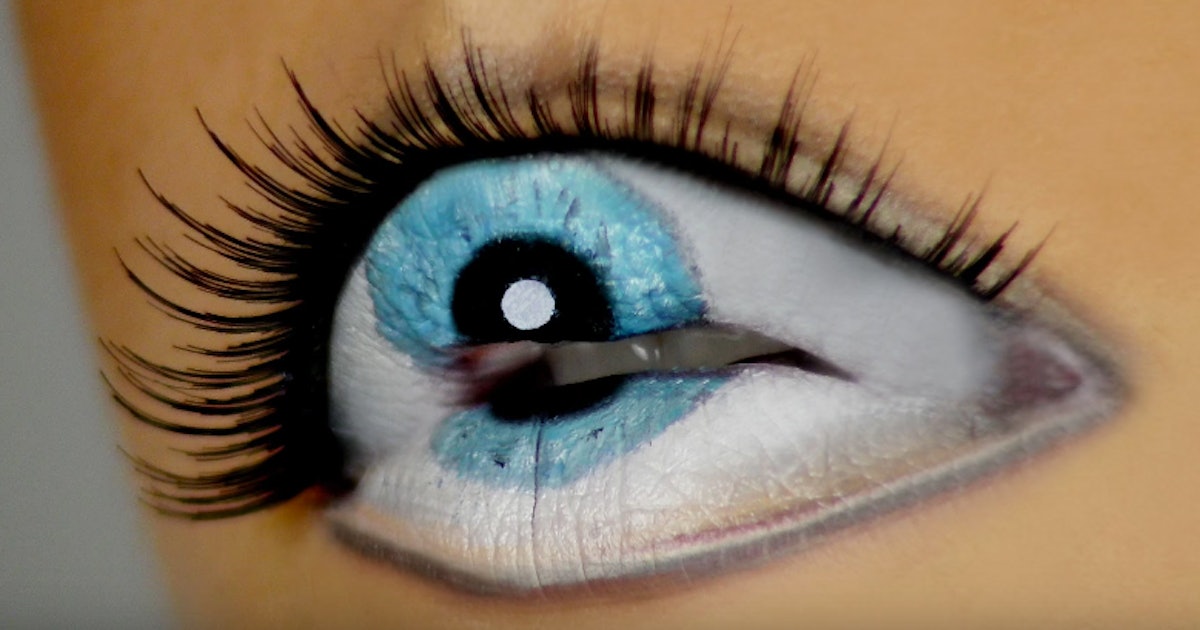 11 Weird Halloween Makeup Looks That Are Easier Than They Seem