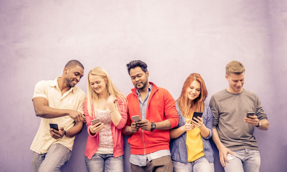 Dating app friends swipe for you Dating app friends swipe for you