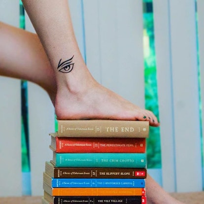 9 A Series Of Unfortunate Events Tattoos To Declare Your V F D Allegiance 9 A Series Of Unfortunate Events Tattoos To Declare Your V F D Allegiance