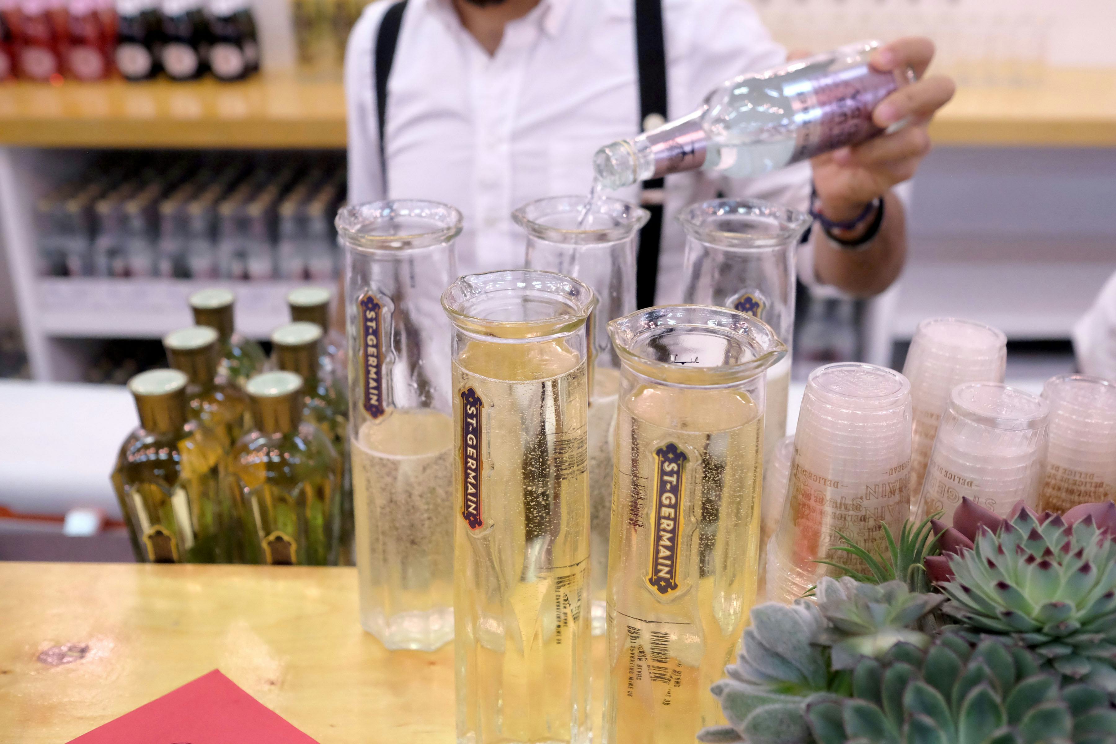 Does Mixing Alcohol Make Hangovers Worse? Science Says...