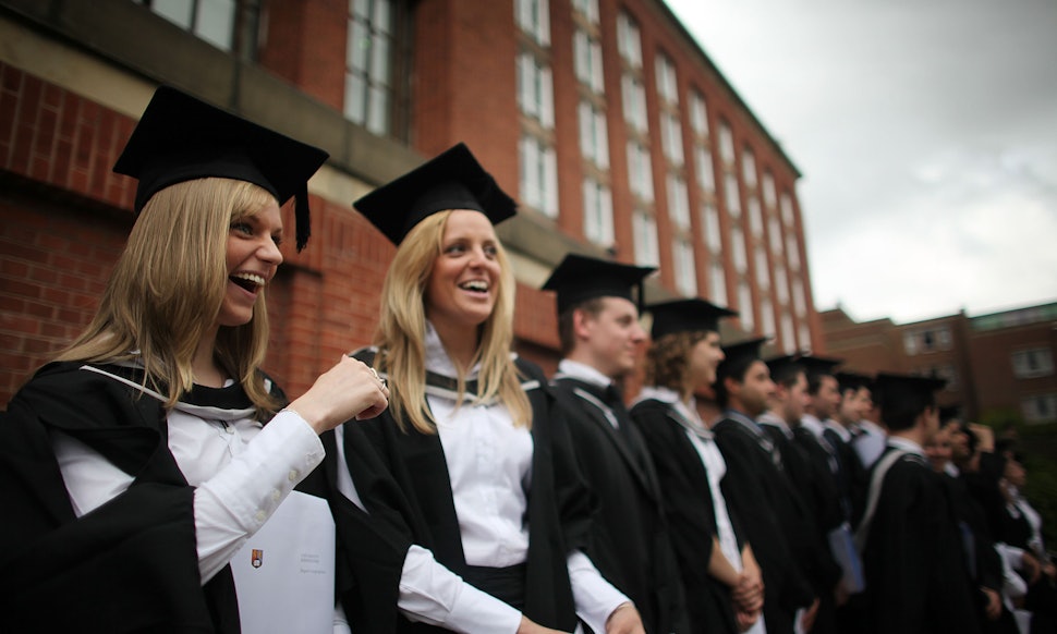 Graduation  Hairstyles That Will Look Great Under Your Cap  Graduation  Hairstyles That Will Look Great Under Your Cap
