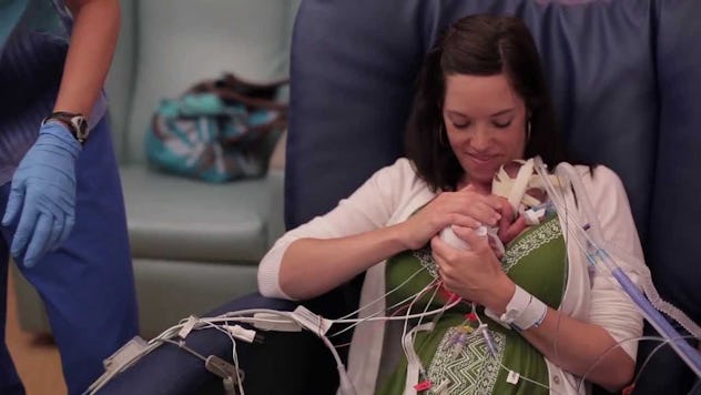 17 Birthing Videos That'll Make You Feel Better About What You're About ...