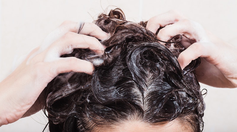 Should You Wash Your Hair In The Morning Or At Night? It Might Not Matter  As Much As You Think