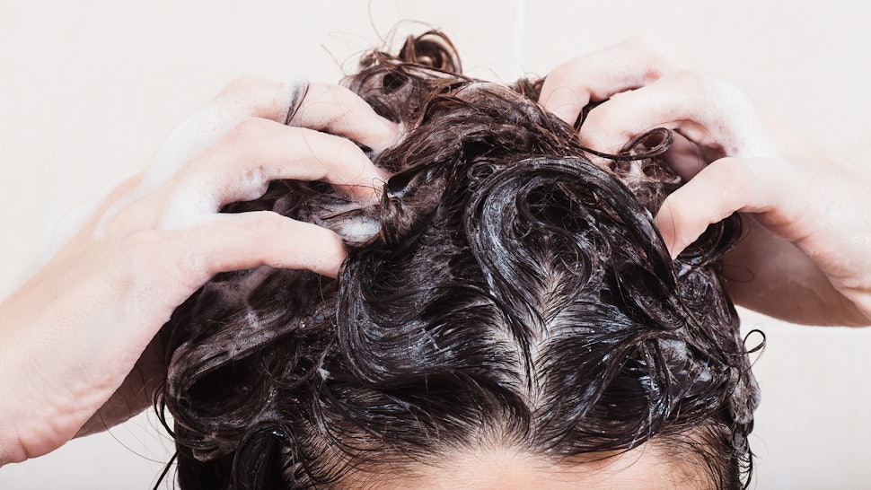 Should You Wash Your Hair In The Morning Or At Night It Might Not